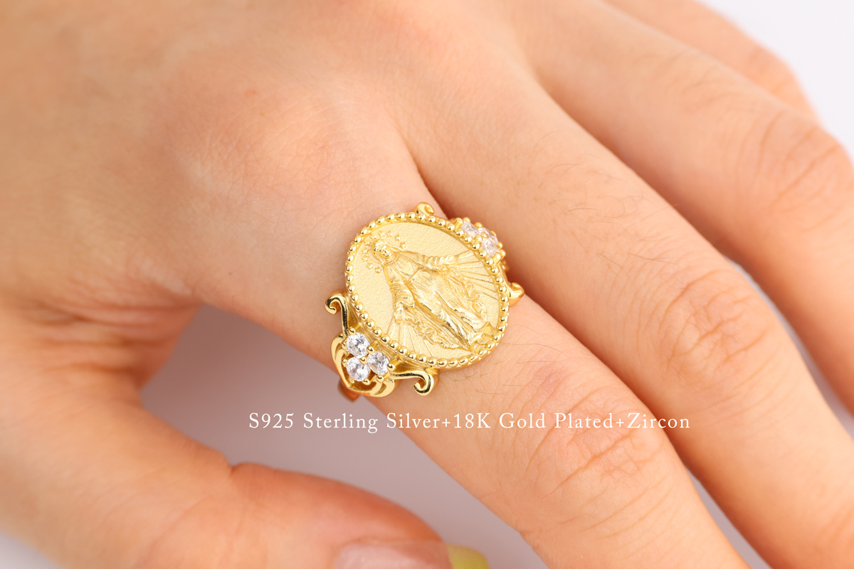 925 sterling silver 18K gold plated ring scene display