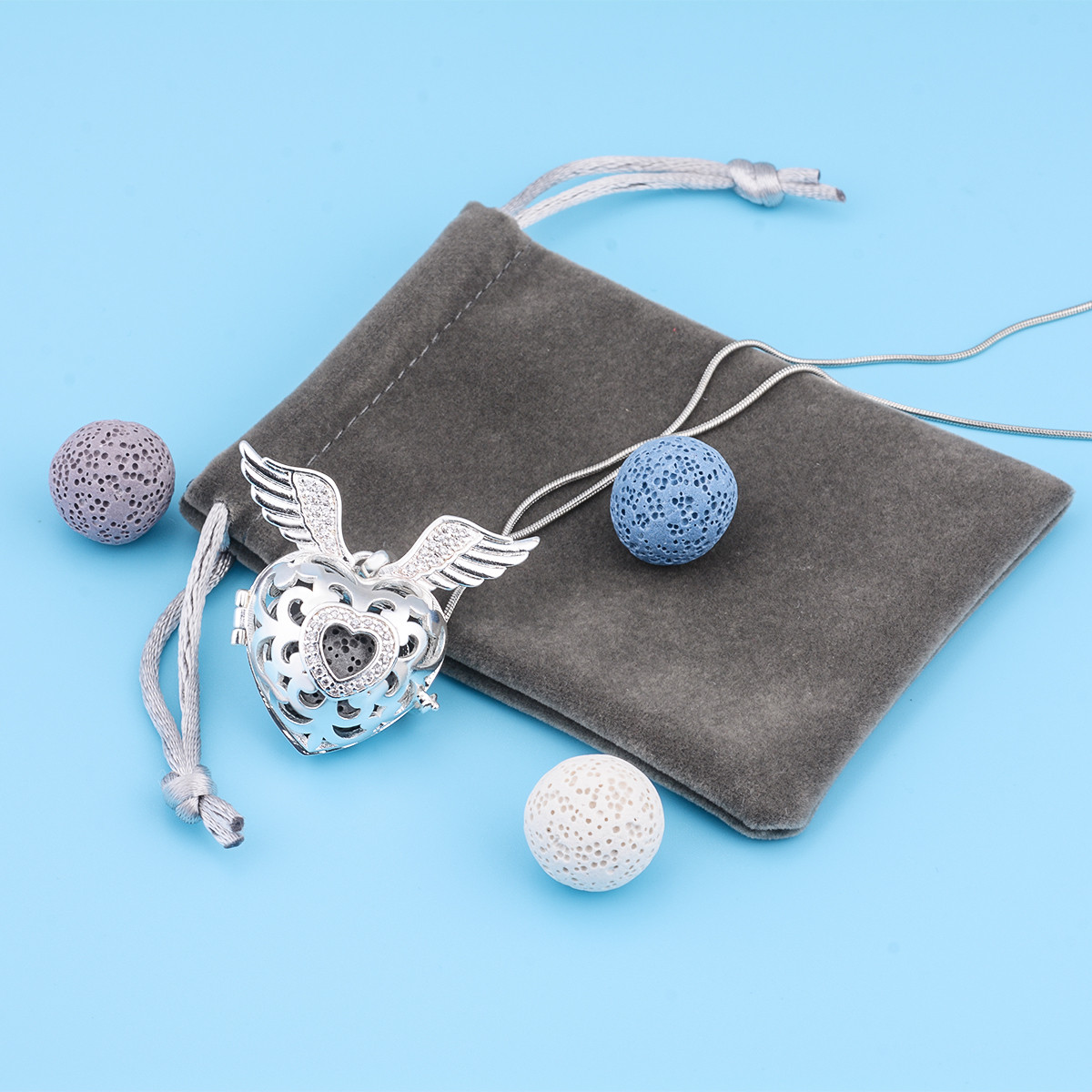 Important details before buying aromatherapy jewelry wholesale