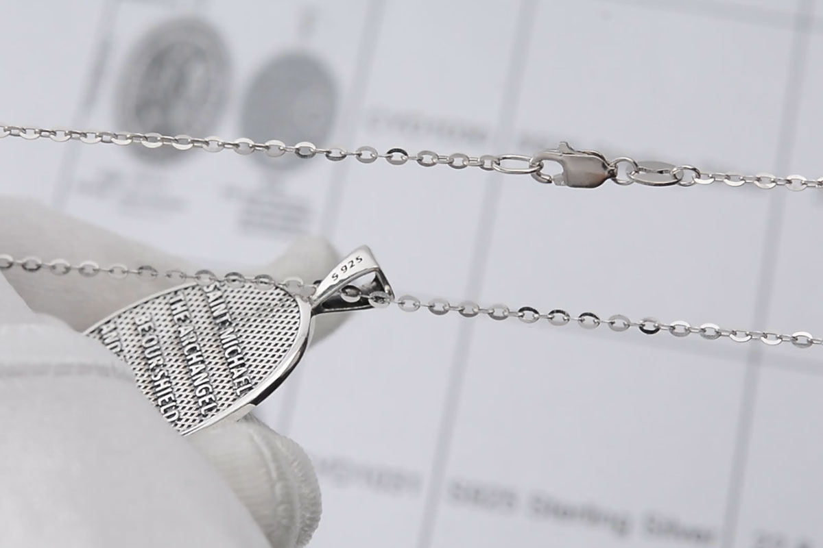 Necklace chain clasp connection quality control check
