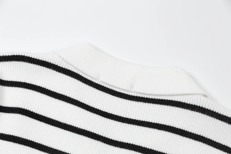 Ami Paris Autumn collar sweater for men, trendy and high-end, loose and contrasting striped knit sweater, long sleeved inner layer