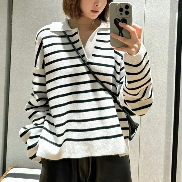 Ami Paris Autumn collar sweater for men, trendy and high-end, loose and contrasting striped knit sweater, long sleeved inner layer