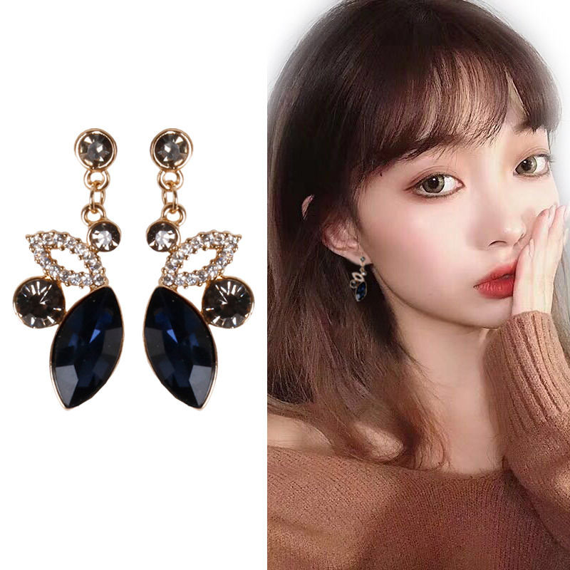 Fashion Earing Drop Studs in Bold Colors for Fashion Earing Lovers
