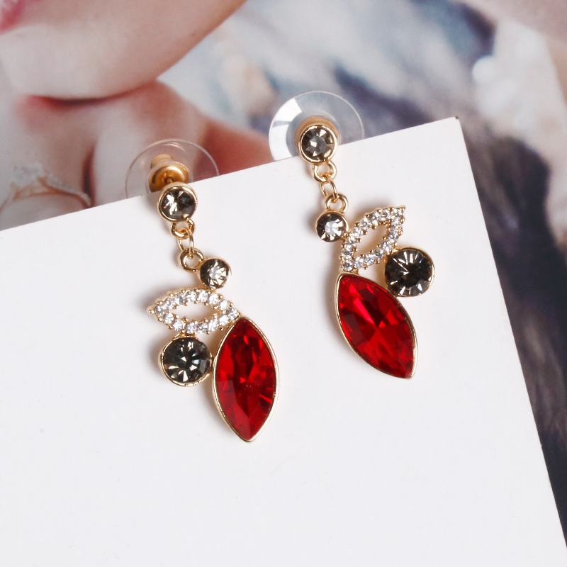 Fashion Earing Drop Studs in Bold Colors for Fashion Earing Lovers