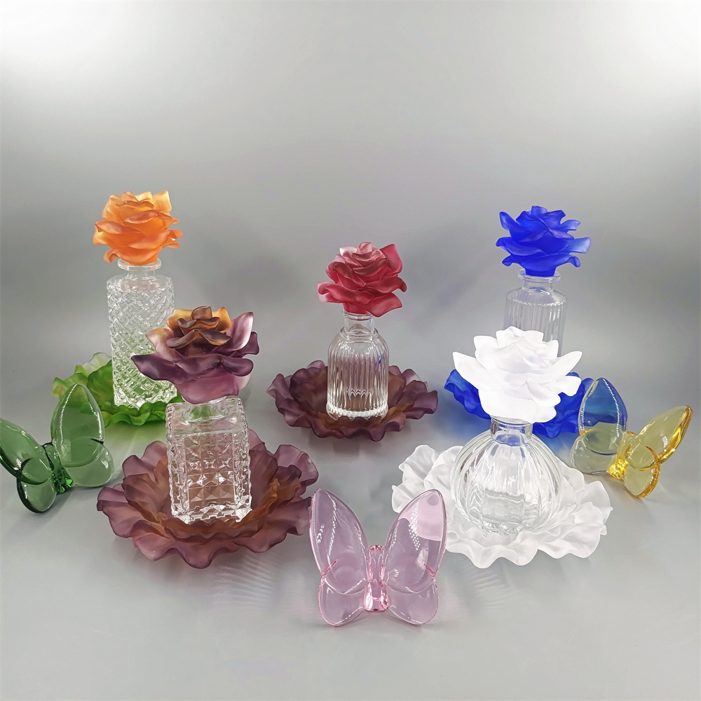 2021 Middle East style wedding decoration crystal rose top crystal perfume bottle with crystal base 150 ml