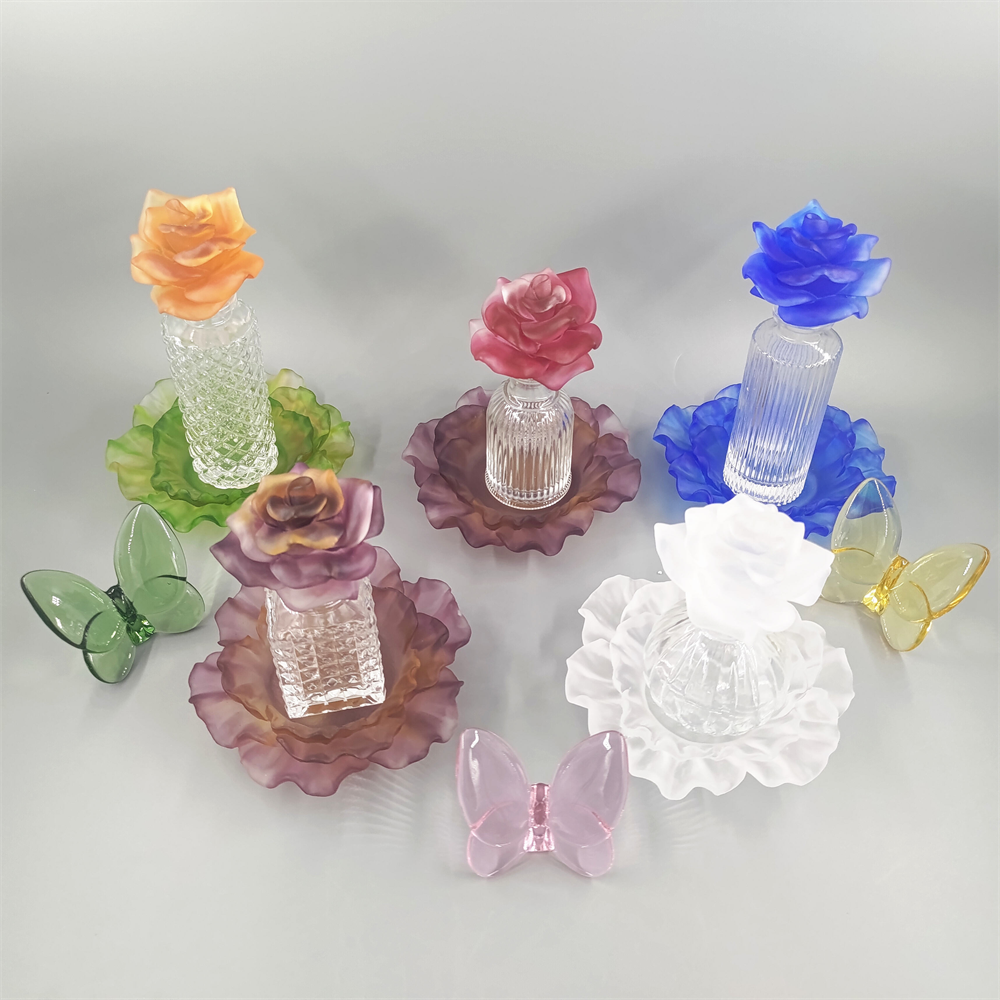 2021 Middle East style wedding decoration crystal rose top crystal perfume bottle with crystal base 150 ml