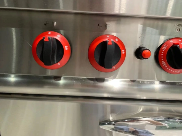 High-Efficiency 4-Burner Commercial Gas Range with Oven