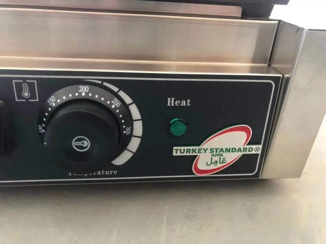 High-Power 2.2KW Electric Contact Grill - Commercial and Home Electric Panini Press