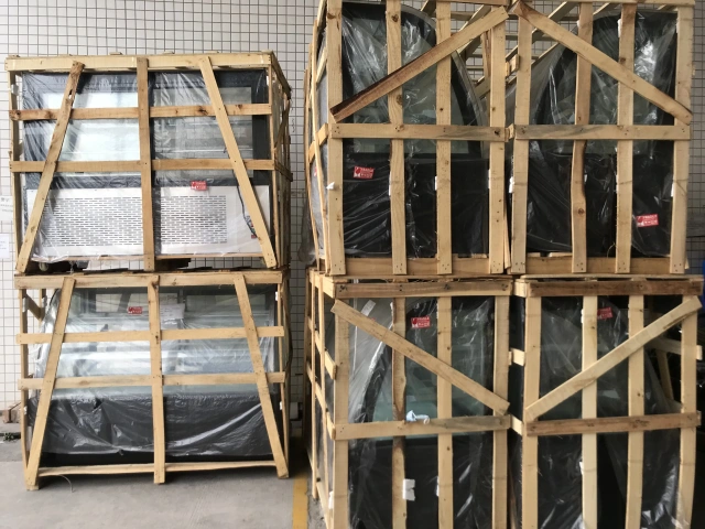 Fan Cooling Refrigerated Bakery Showcase Typically Cake Display Case