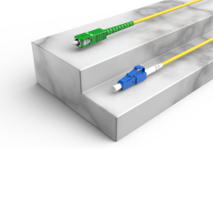 Patchcord de fibra óptica LC/UPC-SC/APC Simplex de modo único G652D/G657A1 Core LSZH SM Cabos de patch cord de fibra óptica