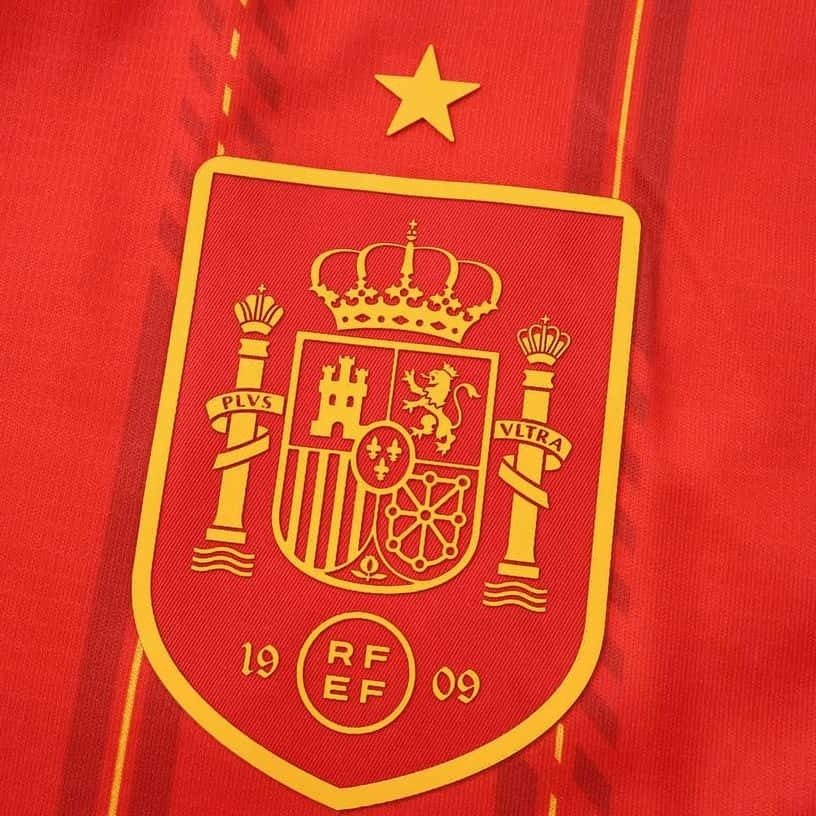 Spain 2026 FIFA World Cup Home Long Sleeve Jersey Fan Version