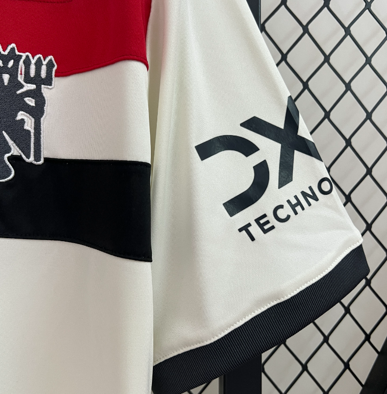 24/25 man utd third jersey