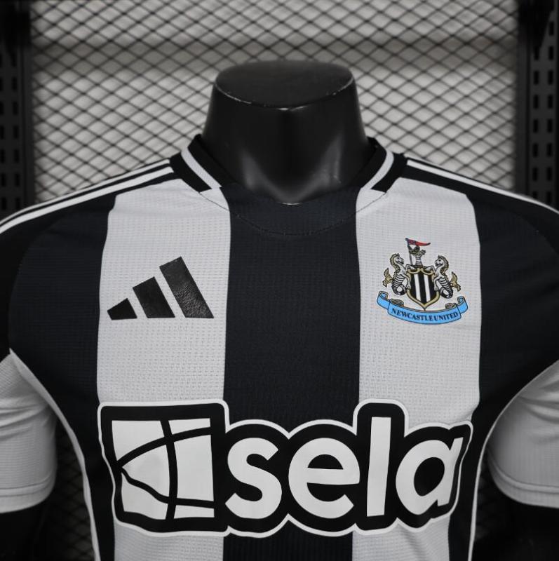 player version 24/25 newcastle united  home jersey