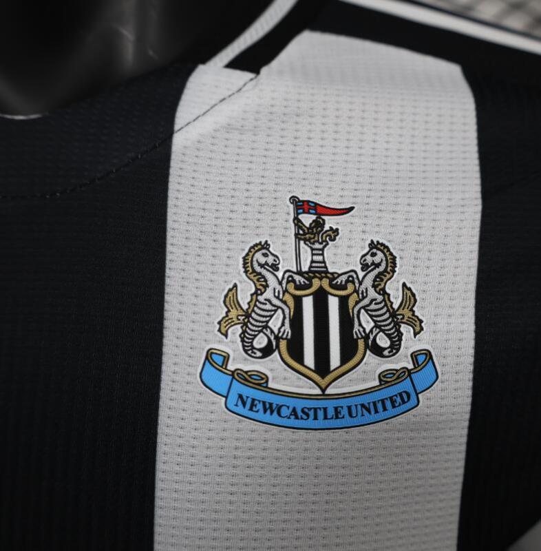 player version 24/25 newcastle united  home jersey