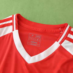 24 25 1. FC Union Berlin home jersey