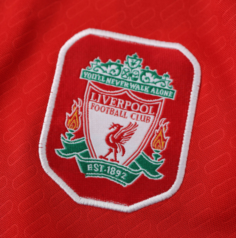 retro 04 05 liverpool home Jersey
