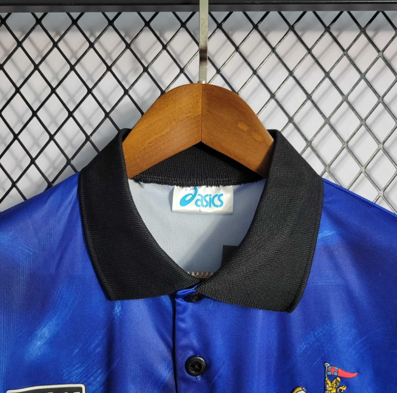 retro 93 94  newcastle united  away jersey