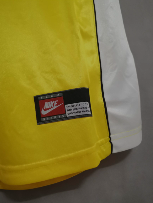 retro 98 99 Dortmund home jersey