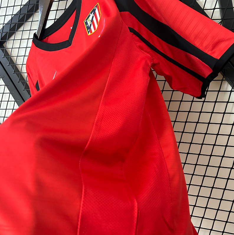 retro 01 02  Atletico Madrid away jersey