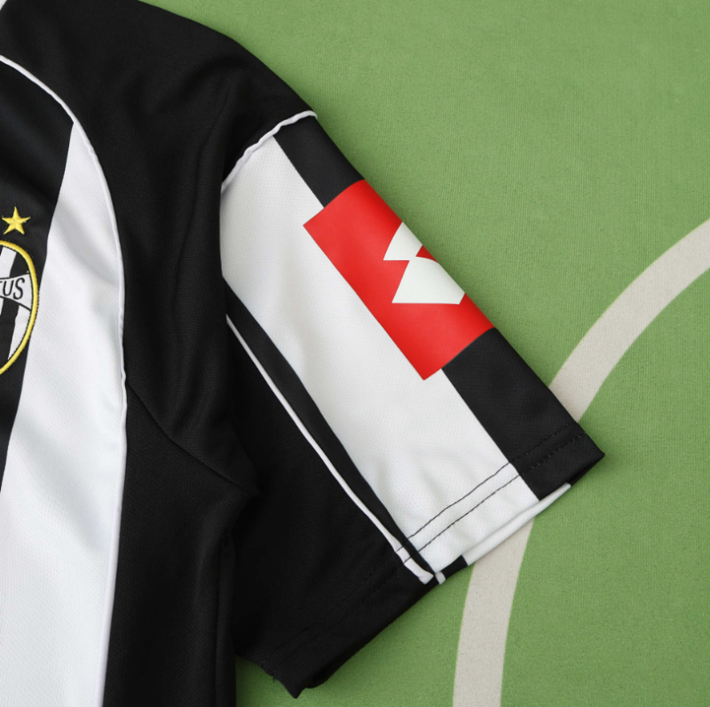 retro 02 03 juventus home jersey