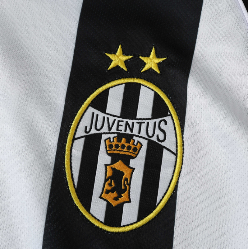 retro 02 03 juventus home jersey