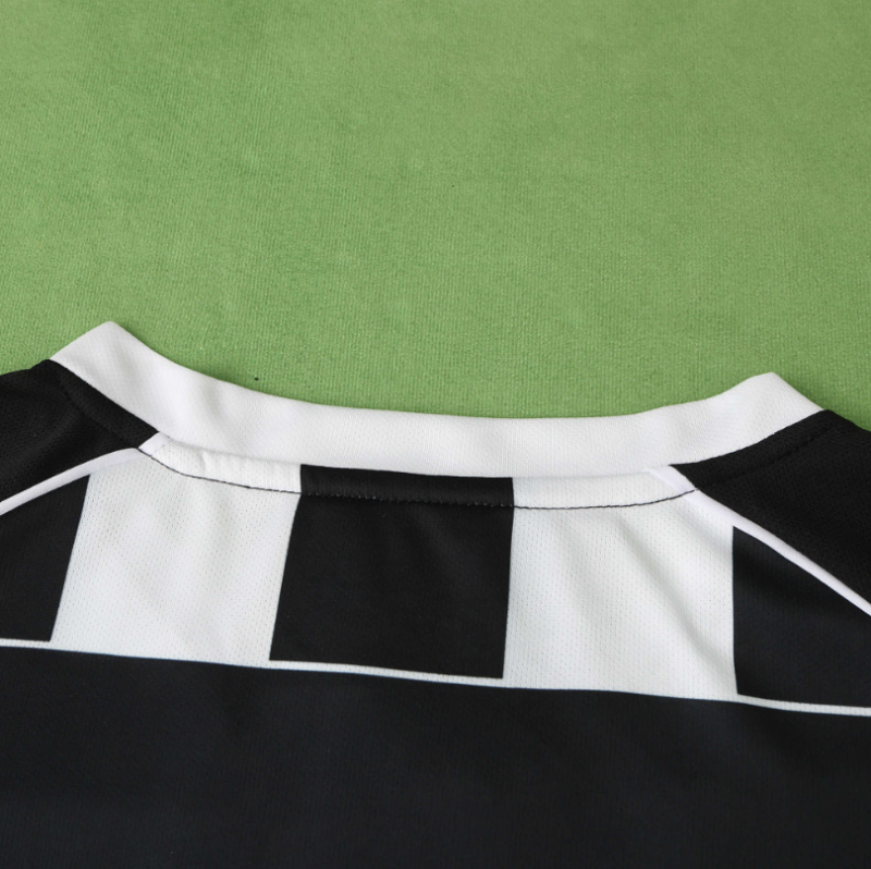retro 02 03 juventus home jersey