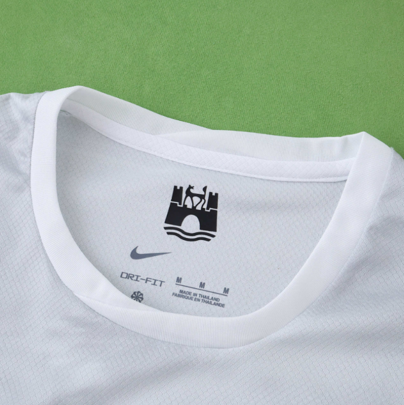 25 26 Wolfsburg away jersey