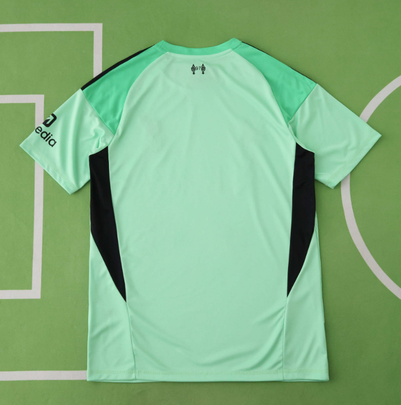 25 26 Liverpool goalkeeper Fans version soccer jersey