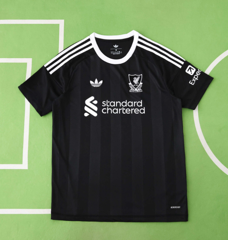 25 26 Liverpool black goalkeeper Fans version soccer jersey