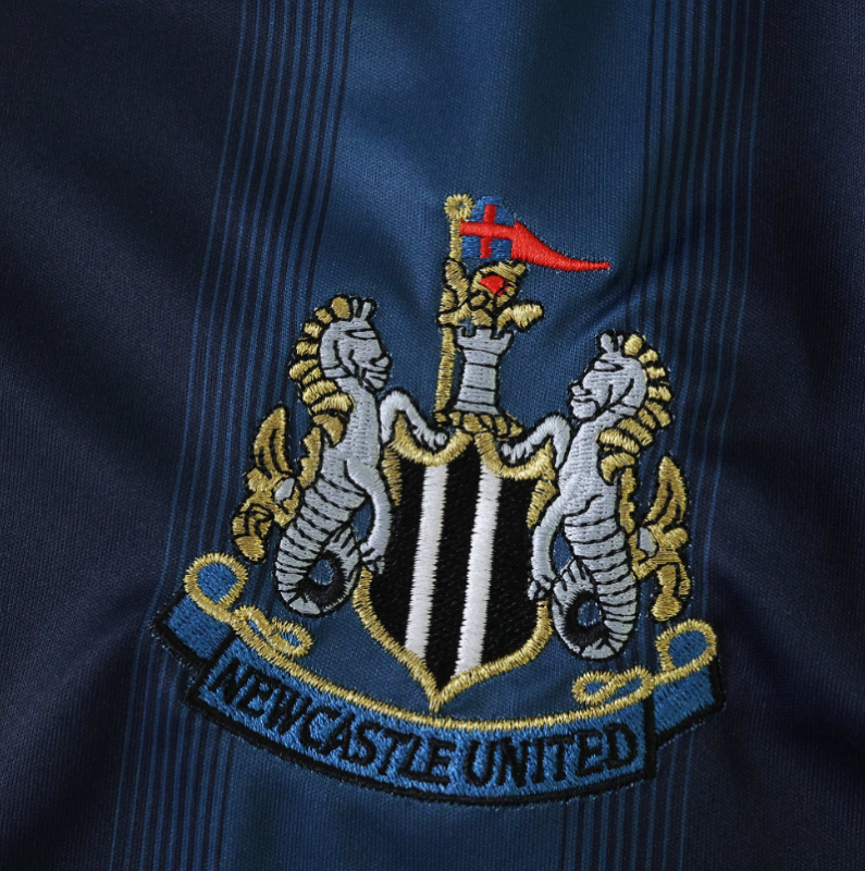 RETRO 04 05 newcastle united  away jersey