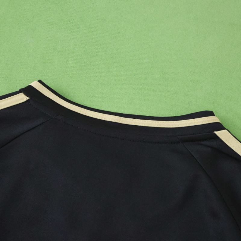 25 26 Aberdeen away jersey
