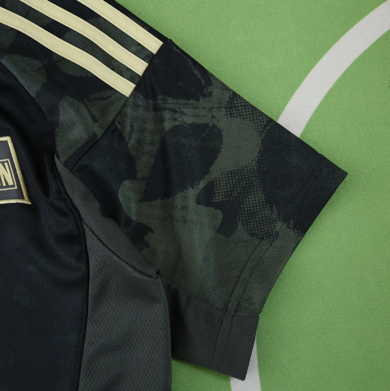 25 26 1. FC Union Berlin away jersey