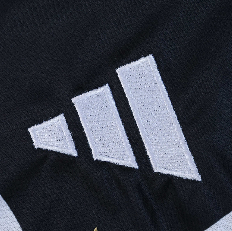 25 26 Hamburger SV away jersey