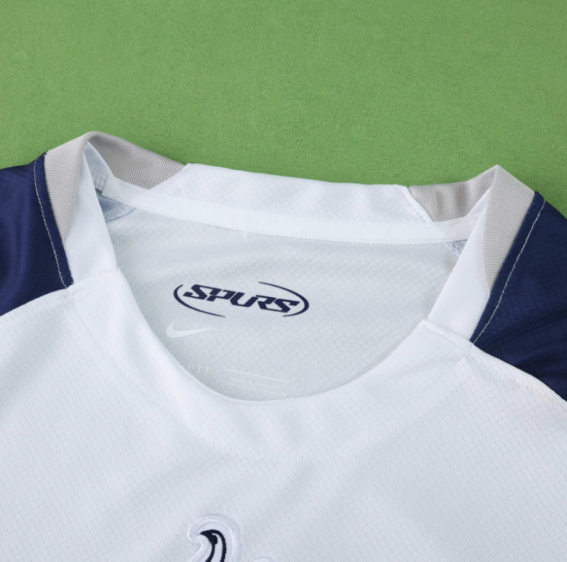 25 26 Tottenham home long sleeve jersey