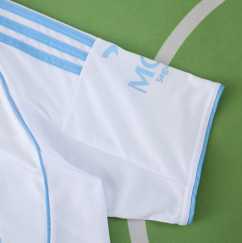 25 26 Real Zaragoza home jersey