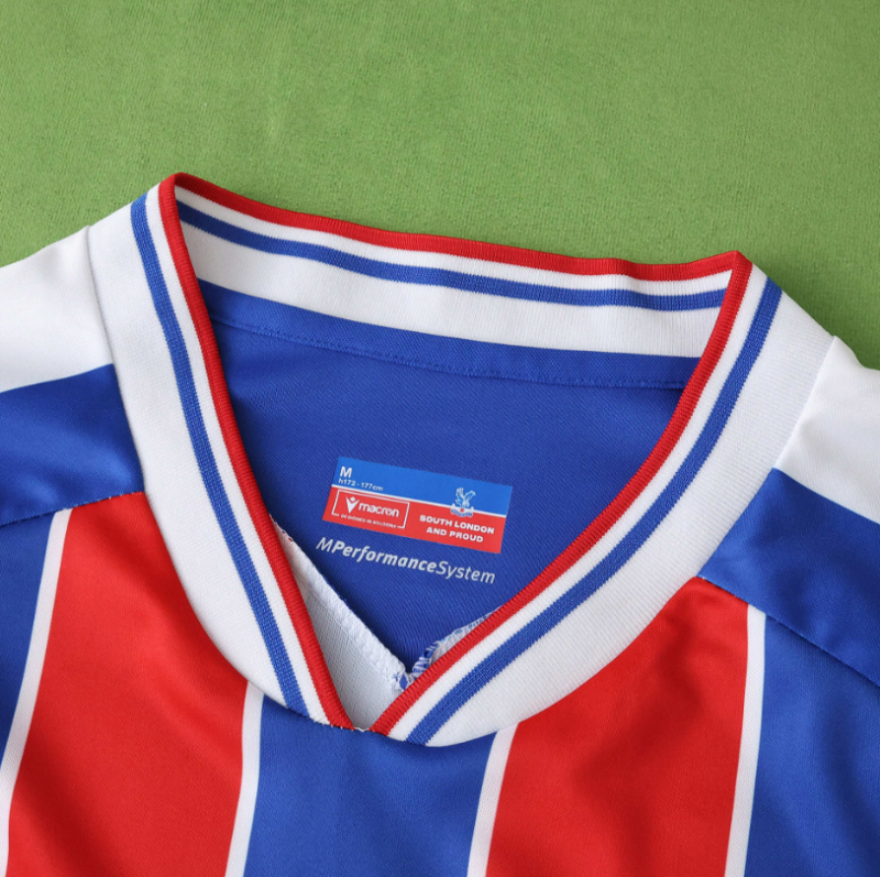 25 26 Crystal Palace home jersey