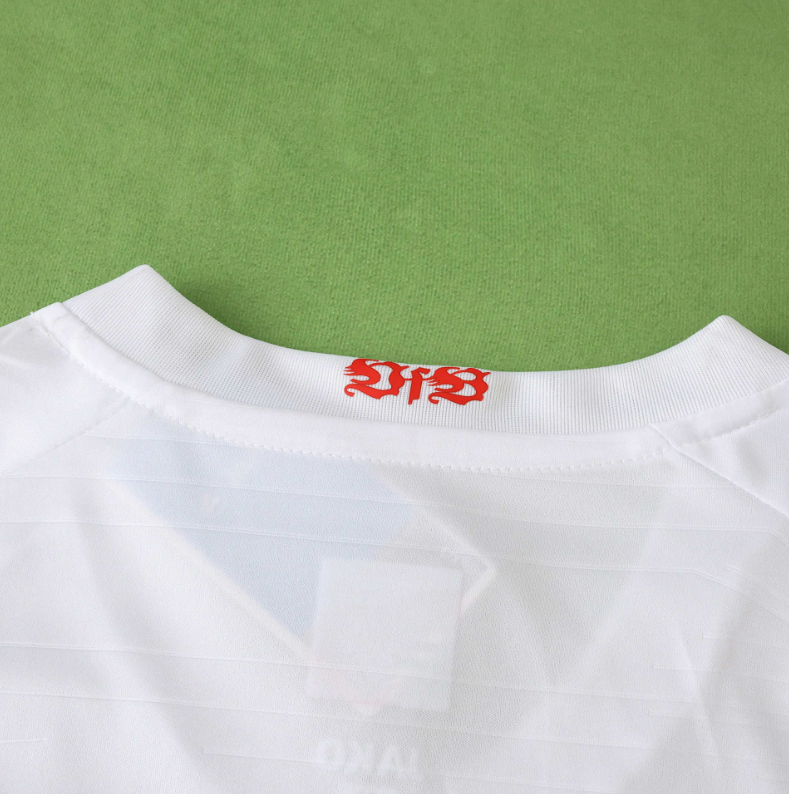 25 26 Stuttgart home jersey