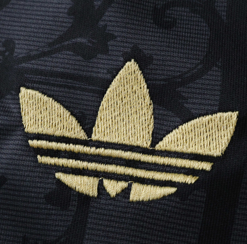 2526 season Liverpool F.C. Black Gold Edition Fan version