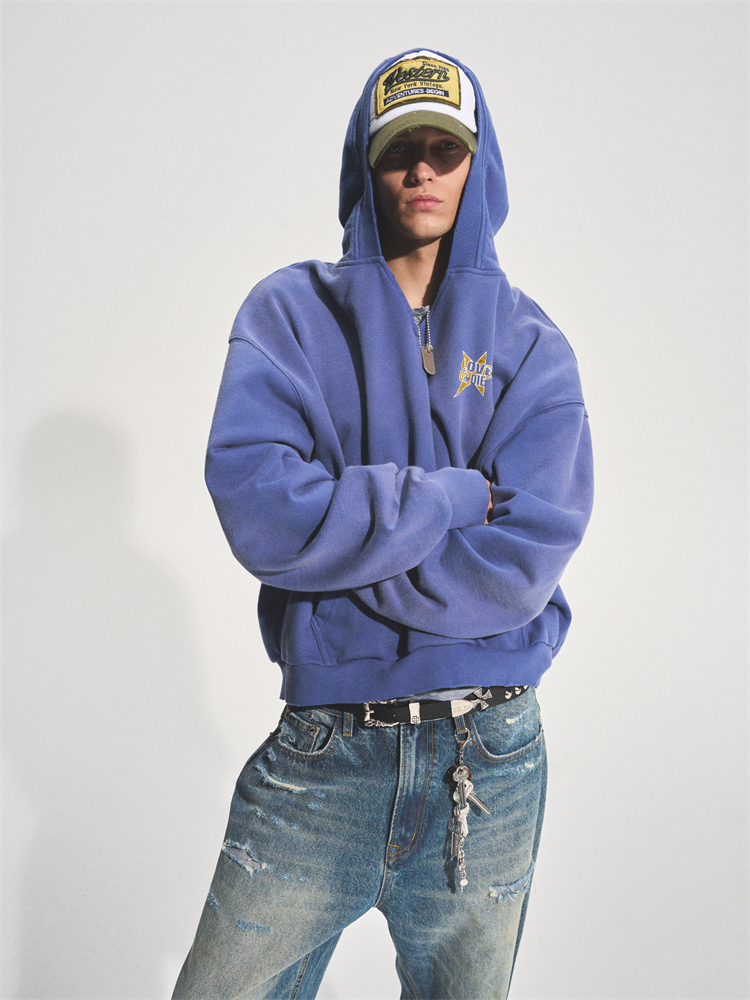 STAR PRINTED CUT HOODIE