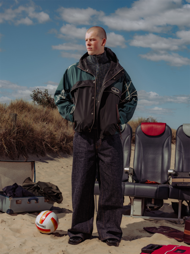 PSYCHO-NORM-CORE PARKA HARDSHELL IN GREEN