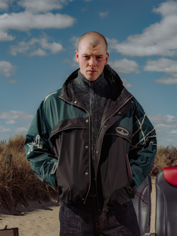 PSYCHO-NORM-CORE PARKA HARDSHELL IN GREEN