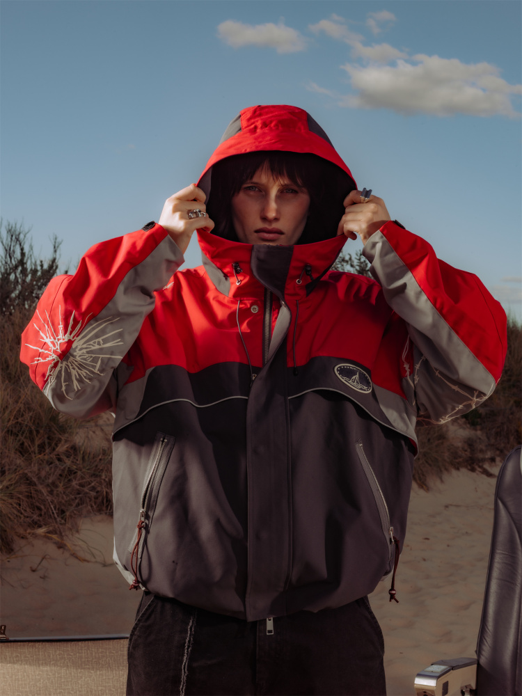 PSYCHO-NORM-CORE PARKA HARDSHELL IN RED