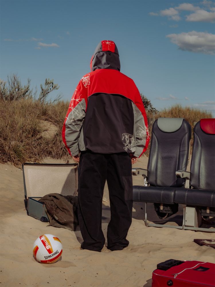 PSYCHO-NORM-CORE PARKA HARDSHELL IN RED