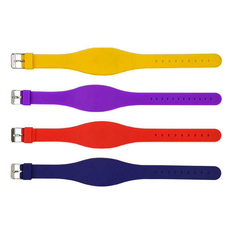 สายรัดข้อมือ RFID UHF ซิลิโคนสำหรับควบคุมการเข้าออกงานอีเว้นท์หรือยิม