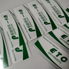 Customized Passive Long Range UHF RFID Waterproof Windshield Tag For Car Parking Management