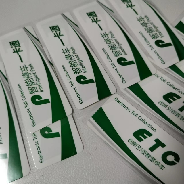 Customized Passive Long Range UHF RFID Waterproof Windshield Tag For Car Parking Management