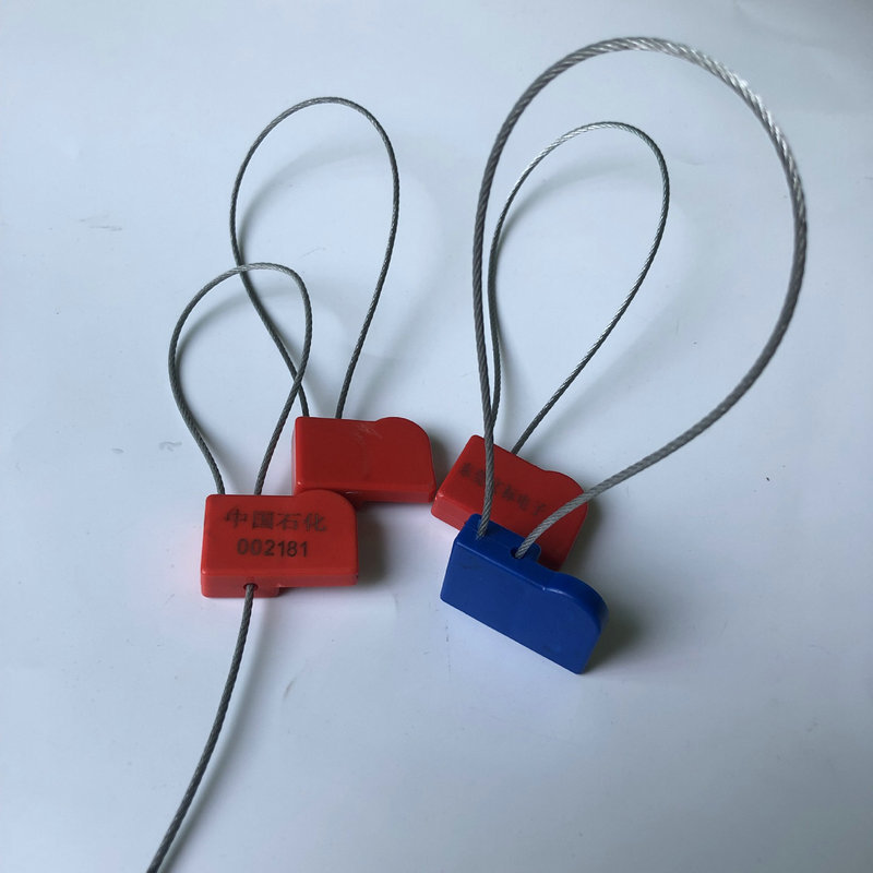 Long range reading UHF RFID lead seal tag for truck container tracking