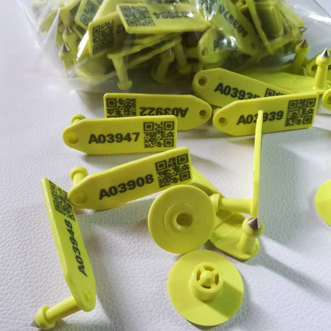 UHF RFID Sheep Ear Tag for Revolutionizing Livestock Management with Advanced RFID Tracking Technology