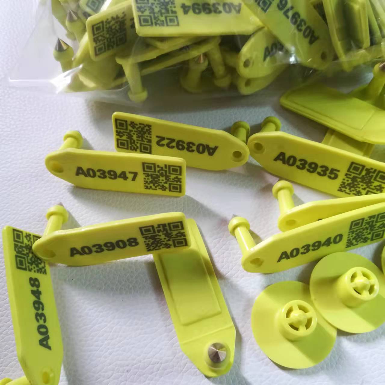 UHF RFID Sheep Ear Tag for Revolutionizing Livestock Management with Advanced RFID Tracking Technology