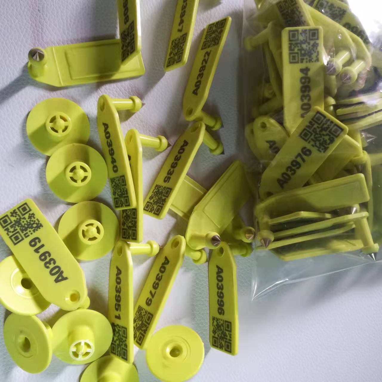 UHF RFID Sheep Ear Tag for Revolutionizing Livestock Management with Advanced RFID Tracking Technology
