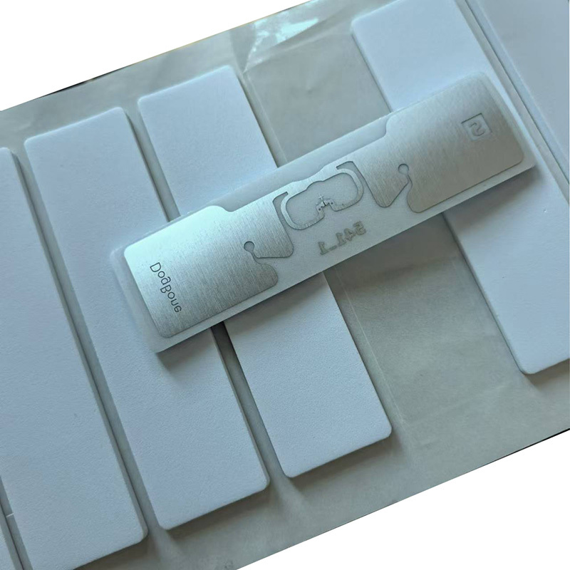 My Labs and Race Result Company use UHF RFID dogbone inlay foam label for marathon race timing and Running timing